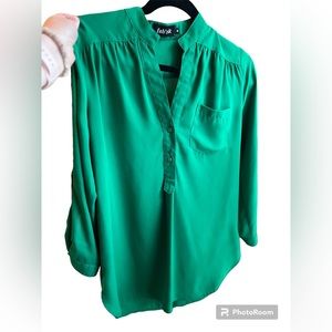 Fabrik beautiful green size Medium blouse. Great condition